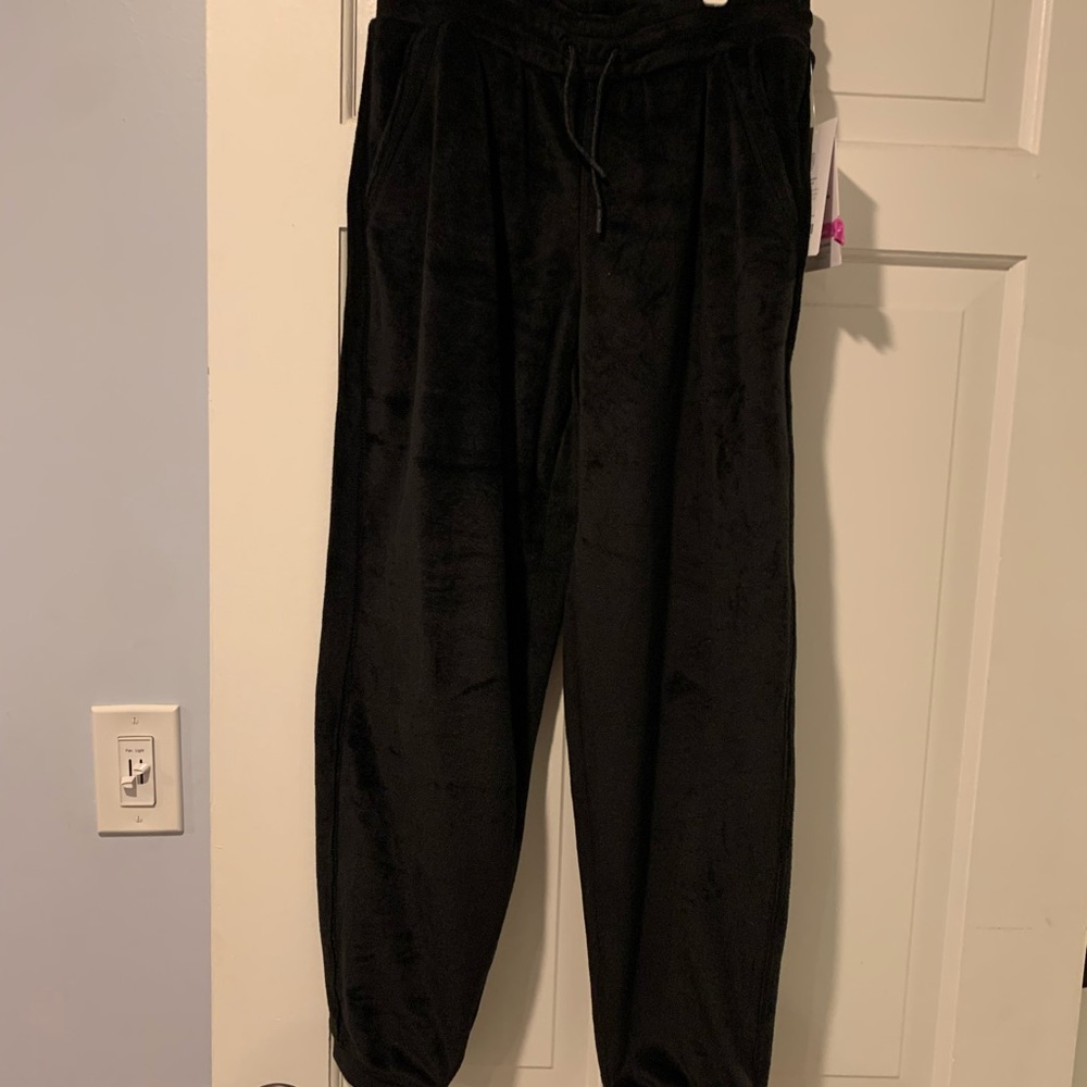 New with tags Athleta Girl comfy cozy joggers
